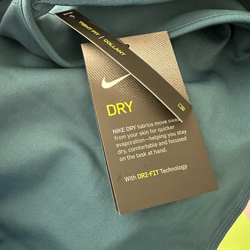 Nike Training Dri Fit Crop Top NWT - Picture 4 of 4